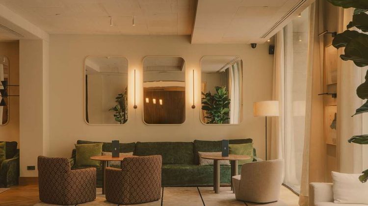 Hotel Regina Lobby