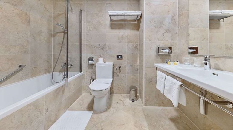 <b>Dubrovnik Hotel Room</b>. Images powered by <a href="https://iceportal.shijigroup.com/" title="IcePortal" target="_blank">IcePortal</a>.