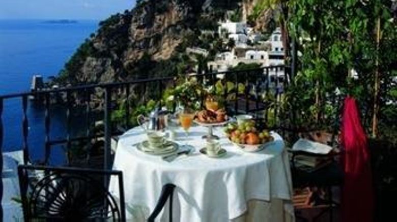 <b>Hotel Punta Regina Restaurant</b>. Images powered by <a href="https://iceportal.shijigroup.com/" title="IcePortal" target="_blank">IcePortal</a>.