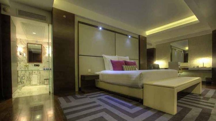 Avari Towers Karachi Room