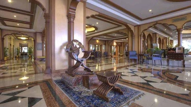 Avari Towers Karachi Lobby
