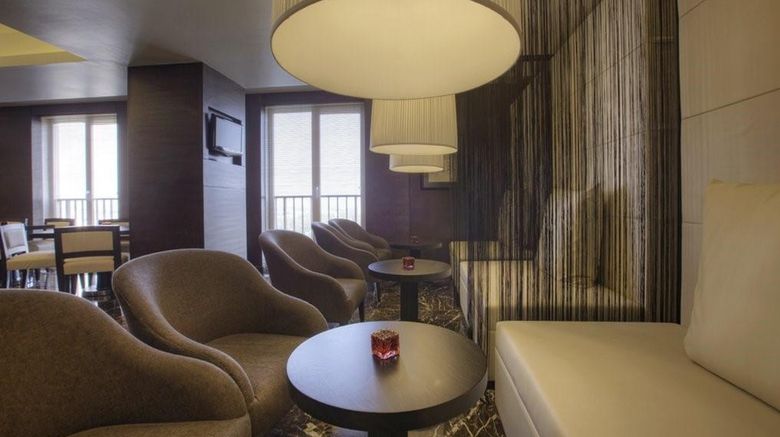 <b>Avari Towers Karachi Restaurant</b>. Images powered by <a href="https://iceportal.shijigroup.com/" title="IcePortal" target="_blank">IcePortal</a>.