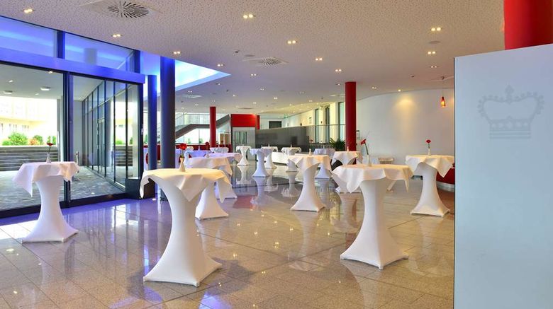 <b>The Monarch Hotel Lobby</b>. Images powered by <a href="https://iceportal.shijigroup.com/" title="IcePortal" target="_blank">IcePortal</a>.