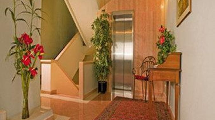 Hotel Bareta Lobby