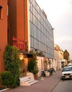 Hotel Bareta
