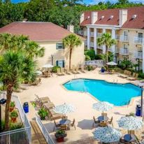 Palmera Inn and Suites