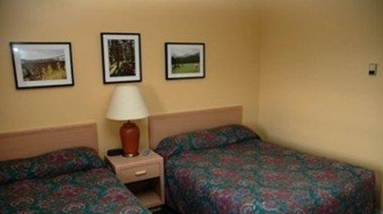 <b>Twin Pine Inn & Suites Room</b>. Images powered by <a href="https://iceportal.shijigroup.com/" title="IcePortal" target="_blank">IcePortal</a>.