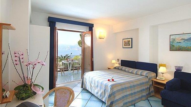 <b>Le Fioriere Hotel Room</b>. Images powered by <a href="https://iceportal.shijigroup.com/" title="IcePortal" target="_blank">IcePortal</a>.