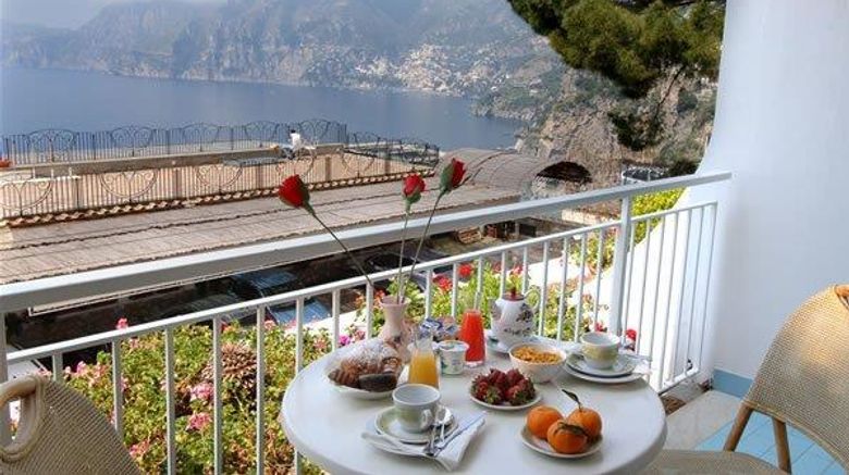 <b>Le Fioriere Hotel Room</b>. Images powered by <a href="https://iceportal.shijigroup.com/" title="IcePortal" target="_blank">IcePortal</a>.