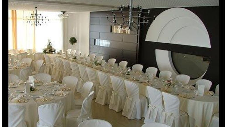<b>Hotel La Lucertola Restaurant</b>. Images powered by <a href="https://iceportal.shijigroup.com/" title="IcePortal" target="_blank">IcePortal</a>.