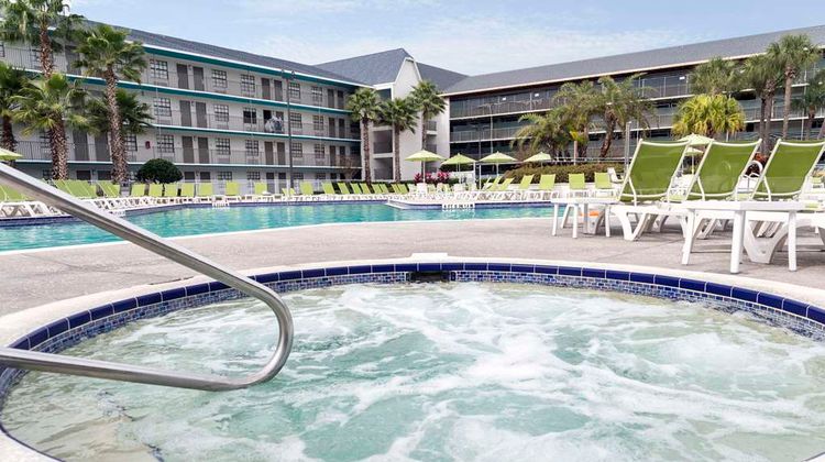 Avanti Resort Orlando Pool