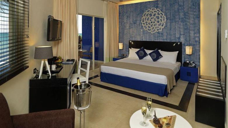 <b>Ocean Maya Royale Room</b>. Images powered by <a href="https://iceportal.shijigroup.com/" title="IcePortal" target="_blank">IcePortal</a>.