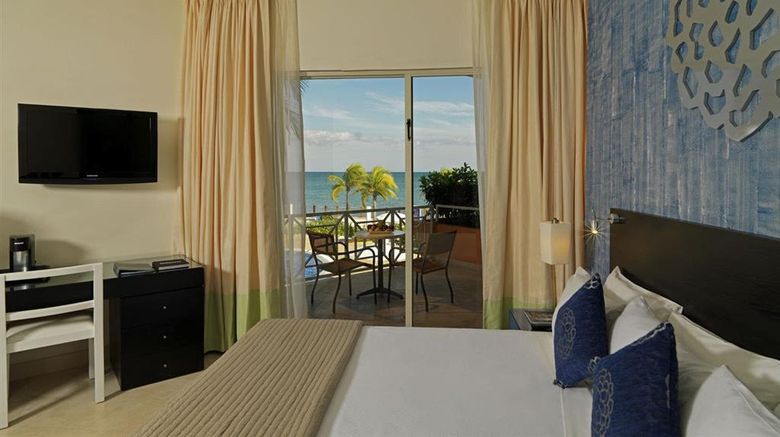 <b>Ocean Maya Royale Room</b>. Images powered by <a href="https://iceportal.shijigroup.com/" title="IcePortal" target="_blank">IcePortal</a>.