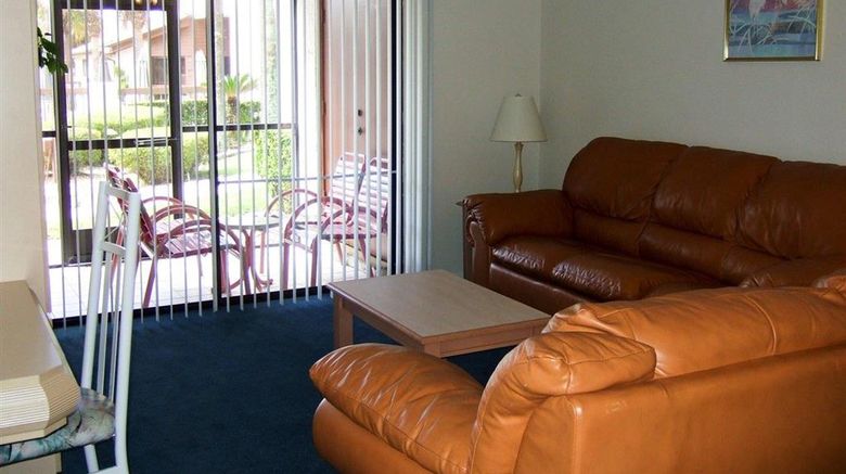 <b>The Seasons Room</b>. Images powered by <a href="https://iceportal.shijigroup.com/" title="IcePortal" target="_blank">IcePortal</a>.