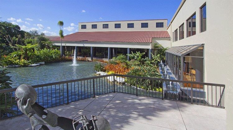 Shula's Hotel Exterior