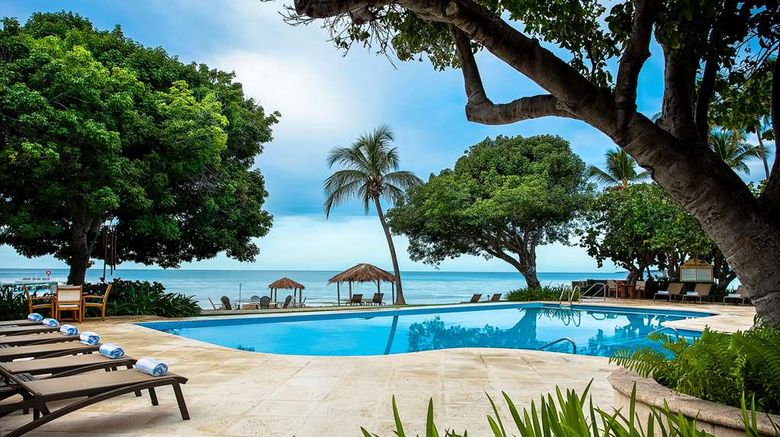 <b>Copamarina Beach Resort & Spa Pool</b>. Images powered by <a href="https://iceportal.shijigroup.com/" title="IcePortal" target="_blank">IcePortal</a>.
