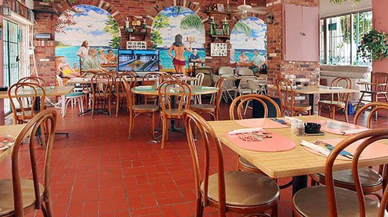 <b>Colony Cove Beach Resort Restaurant</b>. Images powered by <a href="https://iceportal.shijigroup.com/" title="IcePortal" target="_blank">IcePortal</a>.