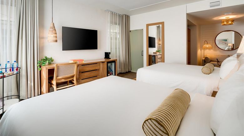 <b>South Beach Hotel Suite</b>. Images powered by <a href="https://iceportal.shijigroup.com/" title="IcePortal" target="_blank">IcePortal</a>.