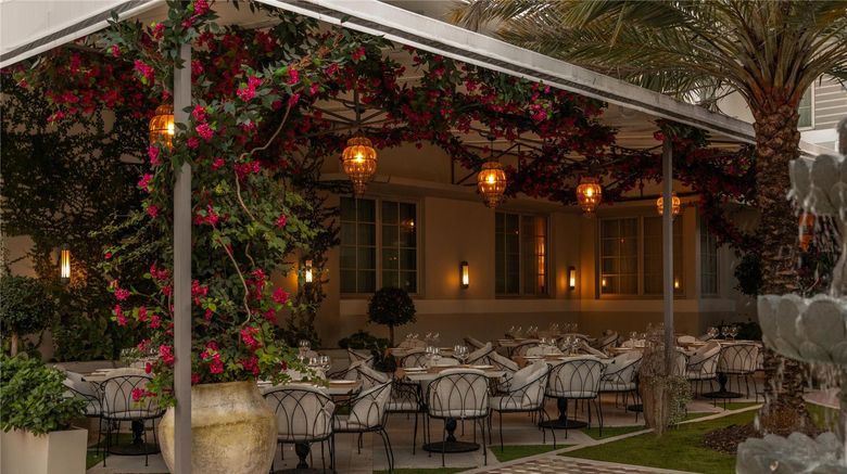 <b>South Beach Hotel Restaurant</b>. Images powered by <a href="https://iceportal.shijigroup.com/" title="IcePortal" target="_blank">IcePortal</a>.