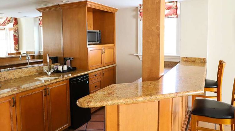 Riverside Hotel Suite