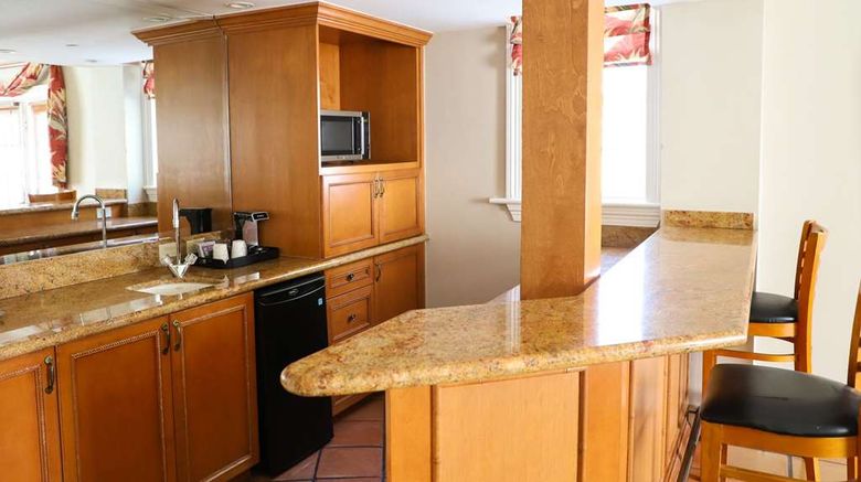 <b>Riverside Hotel Suite</b>. Images powered by <a href="https://iceportal.shijigroup.com/" title="IcePortal" target="_blank">IcePortal</a>.