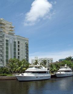 Riverside Hotel