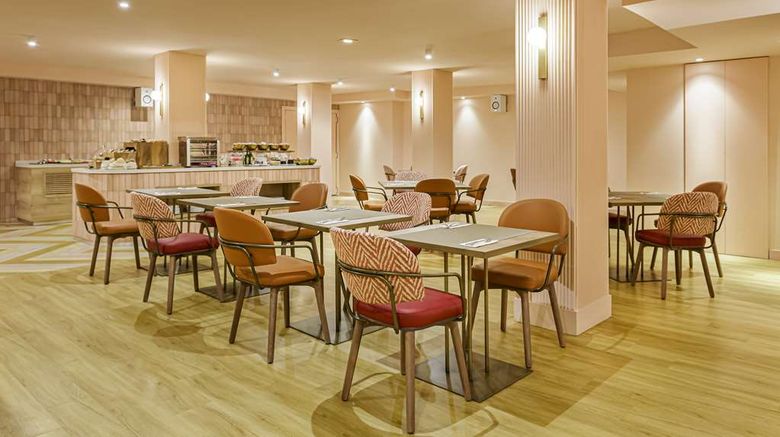 <b>Room Mate Hotel Leo Restaurant</b>. Images powered by <a href="https://iceportal.shijigroup.com/" title="IcePortal" target="_blank">IcePortal</a>.