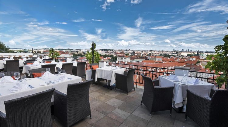 Golden Well Hotel Restaurant