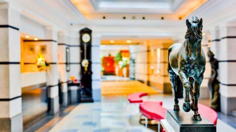 <b>Aria Hotel Lobby</b>. Images powered by <a href="https://iceportal.shijigroup.com/" title="IcePortal" target="_blank">IcePortal</a>.