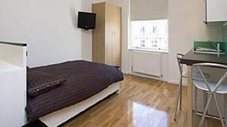 Hyde Park Executive Apartments Room