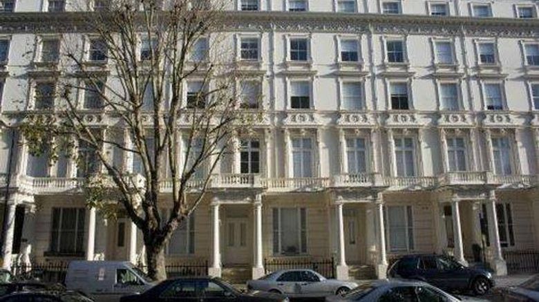 Hyde Park Executive Apartments Exterior. Images powered by <a href="https://iceportal.shijigroup.com" target="_blank" rel="noopener">Ice Portal</a>.