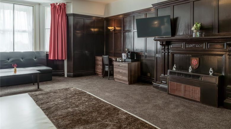<b>Britannia Russ Hill Hotel Gatwick Suite</b>. Images powered by <a href="https://iceportal.shijigroup.com/" title="IcePortal" target="_blank">IcePortal</a>.
