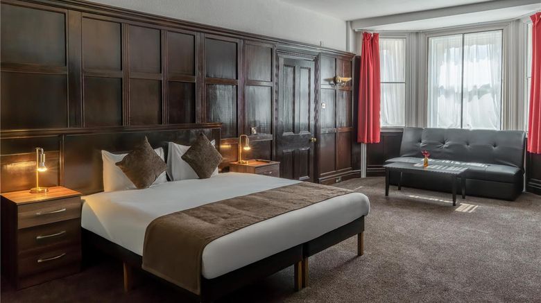 <b>Britannia Russ Hill Hotel Gatwick Suite</b>. Images powered by <a href="https://iceportal.shijigroup.com/" title="IcePortal" target="_blank">IcePortal</a>.