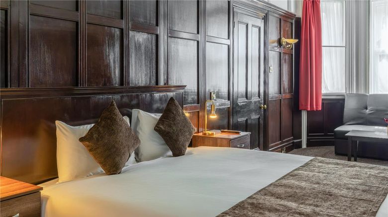 <b>Britannia Russ Hill Hotel Gatwick Suite</b>. Images powered by <a href="https://iceportal.shijigroup.com/" title="IcePortal" target="_blank">IcePortal</a>.