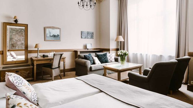 <b>Art Hotel Suite</b>. Images powered by <a href="https://iceportal.shijigroup.com/" title="IcePortal" target="_blank">IcePortal</a>.