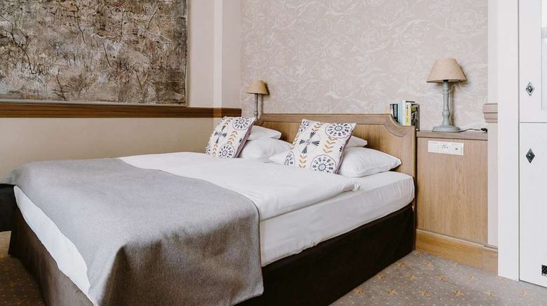 <b>Art Hotel Suite</b>. Images powered by <a href="https://iceportal.shijigroup.com/" title="IcePortal" target="_blank">IcePortal</a>.