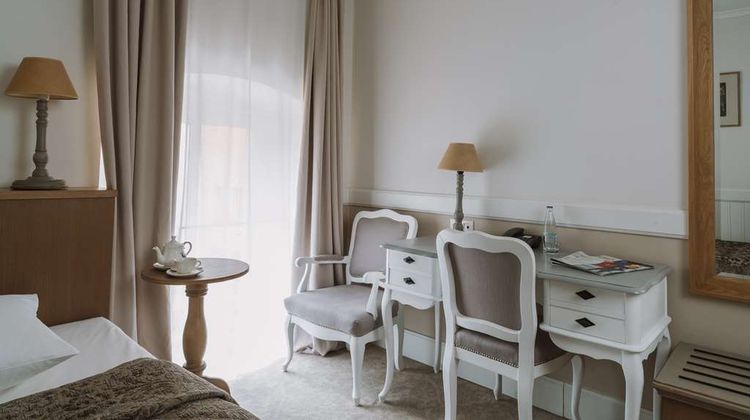 Art Hotel Room