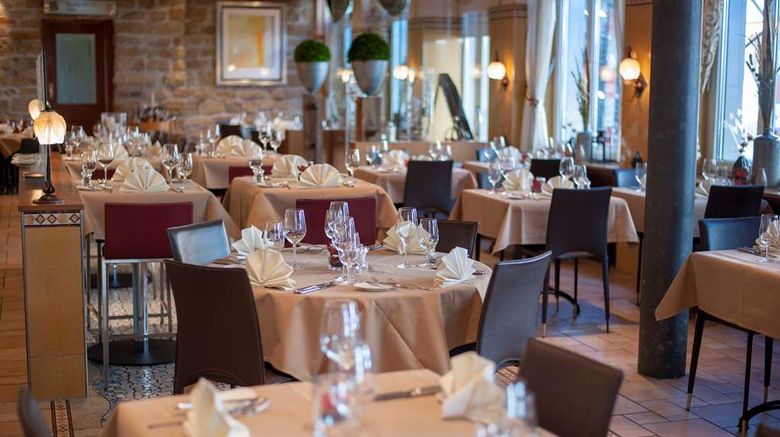 <b>Hotel Krone Unterstrass Restaurant</b>. Images powered by <a href="https://iceportal.shijigroup.com/" title="IcePortal" target="_blank">IcePortal</a>.