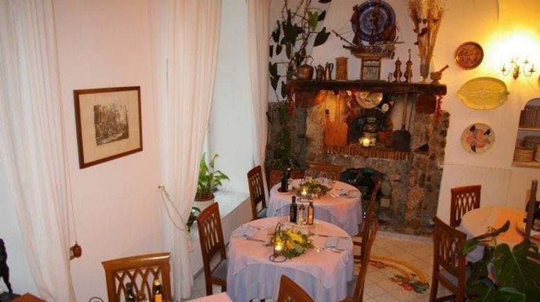 <b>Casa Albertina Hotel Restaurant</b>. Images powered by <a href="https://iceportal.shijigroup.com/" title="IcePortal" target="_blank">IcePortal</a>.
