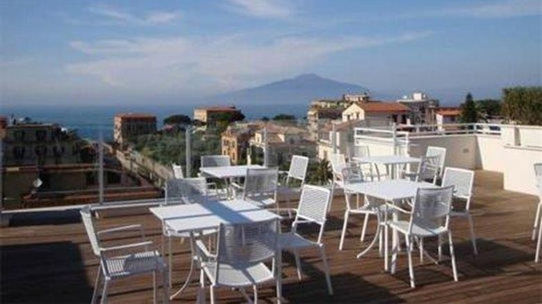 <b>Hotel Plaza Pool</b>. Images powered by <a href="https://iceportal.shijigroup.com/" title="IcePortal" target="_blank">IcePortal</a>.