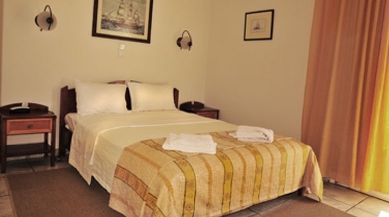 <b>Portiani Hotel Milos Room</b>. Images powered by <a href="https://iceportal.shijigroup.com/" title="IcePortal" target="_blank">IcePortal</a>.