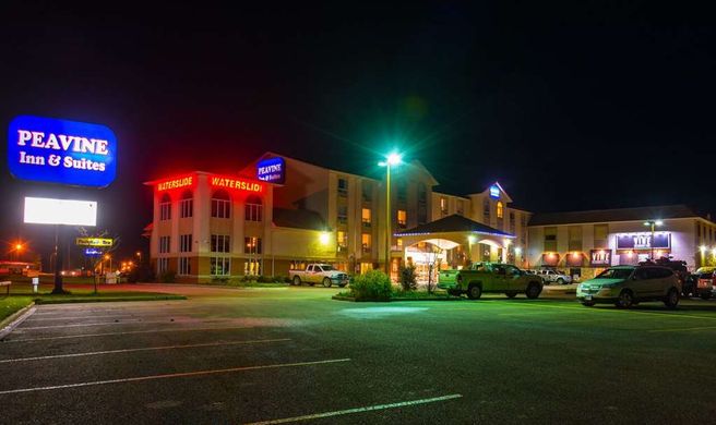 Peavine Inn & Suites Exterior