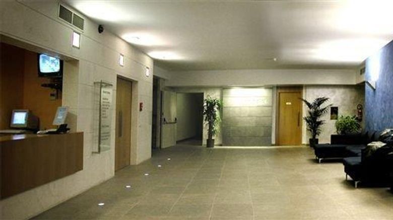 <b>Sea Lion Hotel Lobby</b>. Images powered by <a href="https://iceportal.shijigroup.com/" title="IcePortal" target="_blank">IcePortal</a>.