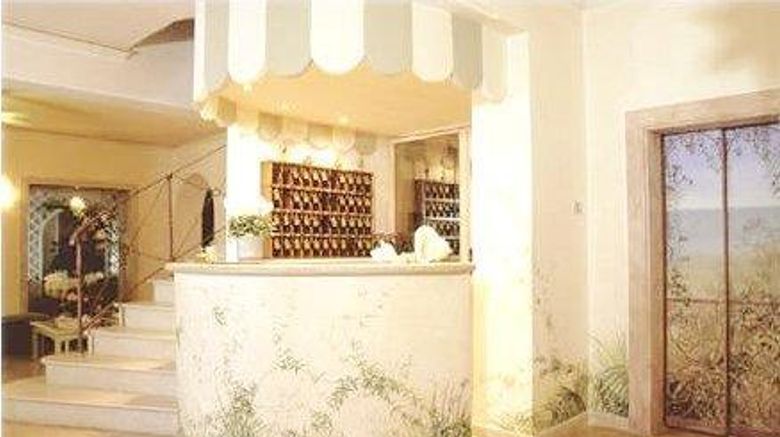 <b>Hotel Mignon Lobby</b>. Images powered by <a href="https://iceportal.shijigroup.com/" title="IcePortal" target="_blank">IcePortal</a>.