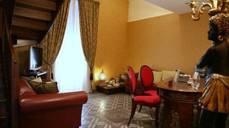 <b>De Curtis Palace Lobby</b>. Images powered by <a href="https://iceportal.shijigroup.com/" title="IcePortal" target="_blank">IcePortal</a>.