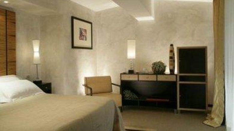 <b>Intown Luxury House Room</b>. Images powered by <a href="https://iceportal.shijigroup.com/" title="IcePortal" target="_blank">IcePortal</a>.