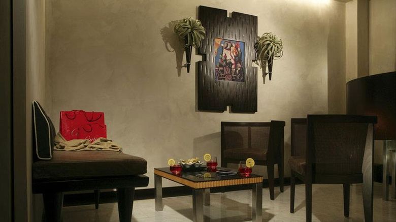 <b>Intown Luxury House Lobby</b>. Images powered by <a href="https://iceportal.shijigroup.com/" title="IcePortal" target="_blank">IcePortal</a>.