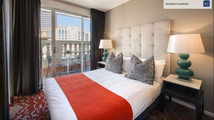 Miller Apartments Adelaide Room