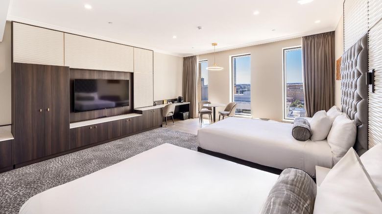<b>Duxton Hotel Room</b>. Images powered by <a href="https://iceportal.shijigroup.com/" title="IcePortal" target="_blank">IcePortal</a>.