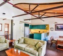 Mercure Kingfisher Bay Resort Lobby